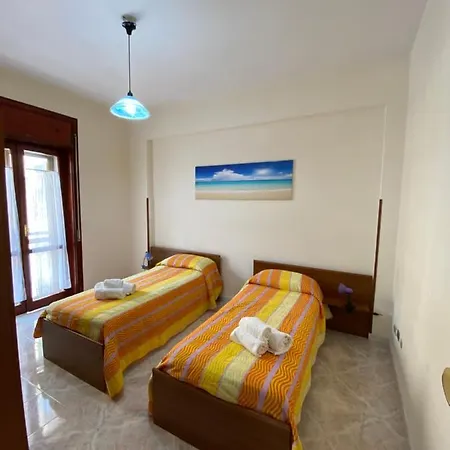 Nyaraló Near Storic Center Tropea